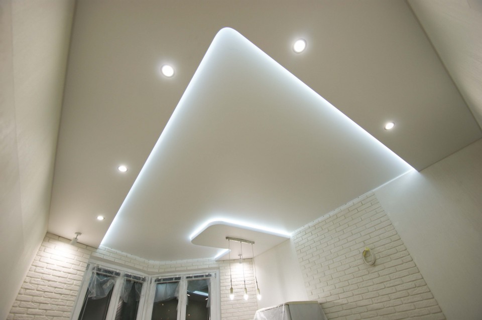 Заказать парящие натяжные потолки в г. Кировград